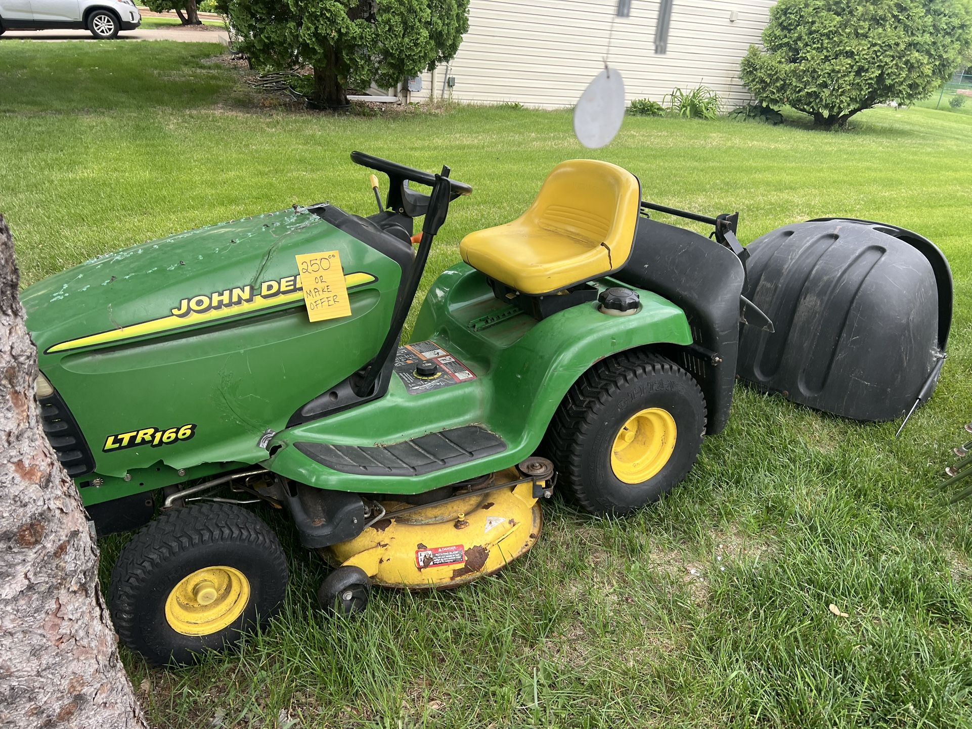 Lawn Mower John Deere Ltr166