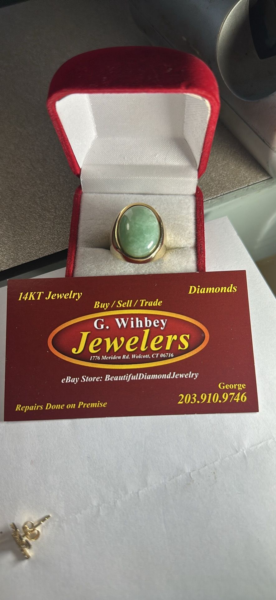 “ Vintage” 14 Kt GOLD, Not Plated , Light Green Jade Ring 