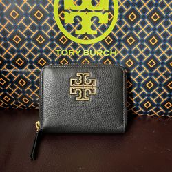 NWT! Tory Burch Britten Medium Wallet Black $198 with shopping bag and tissue