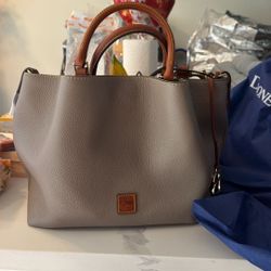 Dooney & Bourke Purse 