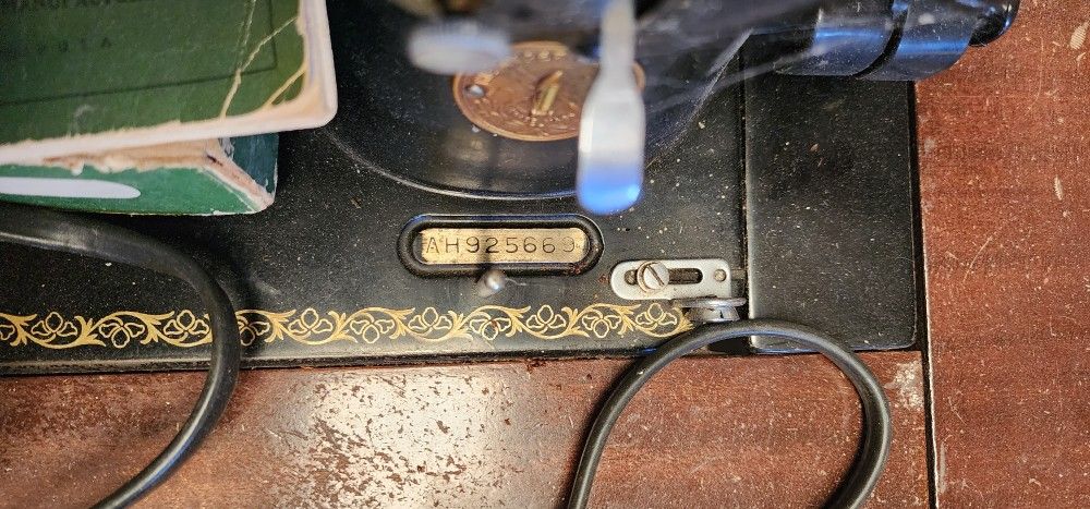 Sewing Machine Antique 