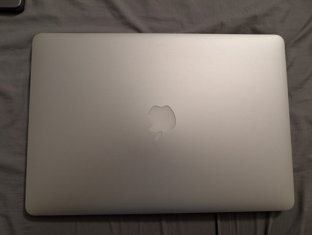 MacBook Pro Mid 2012 15" With retina display