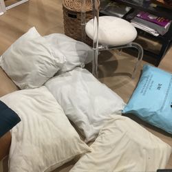 Five Good Pillows To Help You Fall Asleep ( Need A Little Cleaning). (NO SHIPPING) All For $15