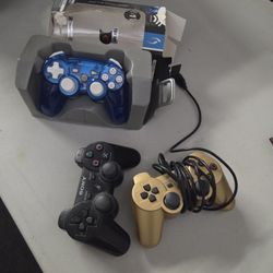 3  Playstation Controllers 