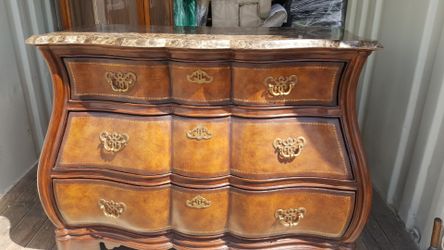 THOMASVILLE DRESSER