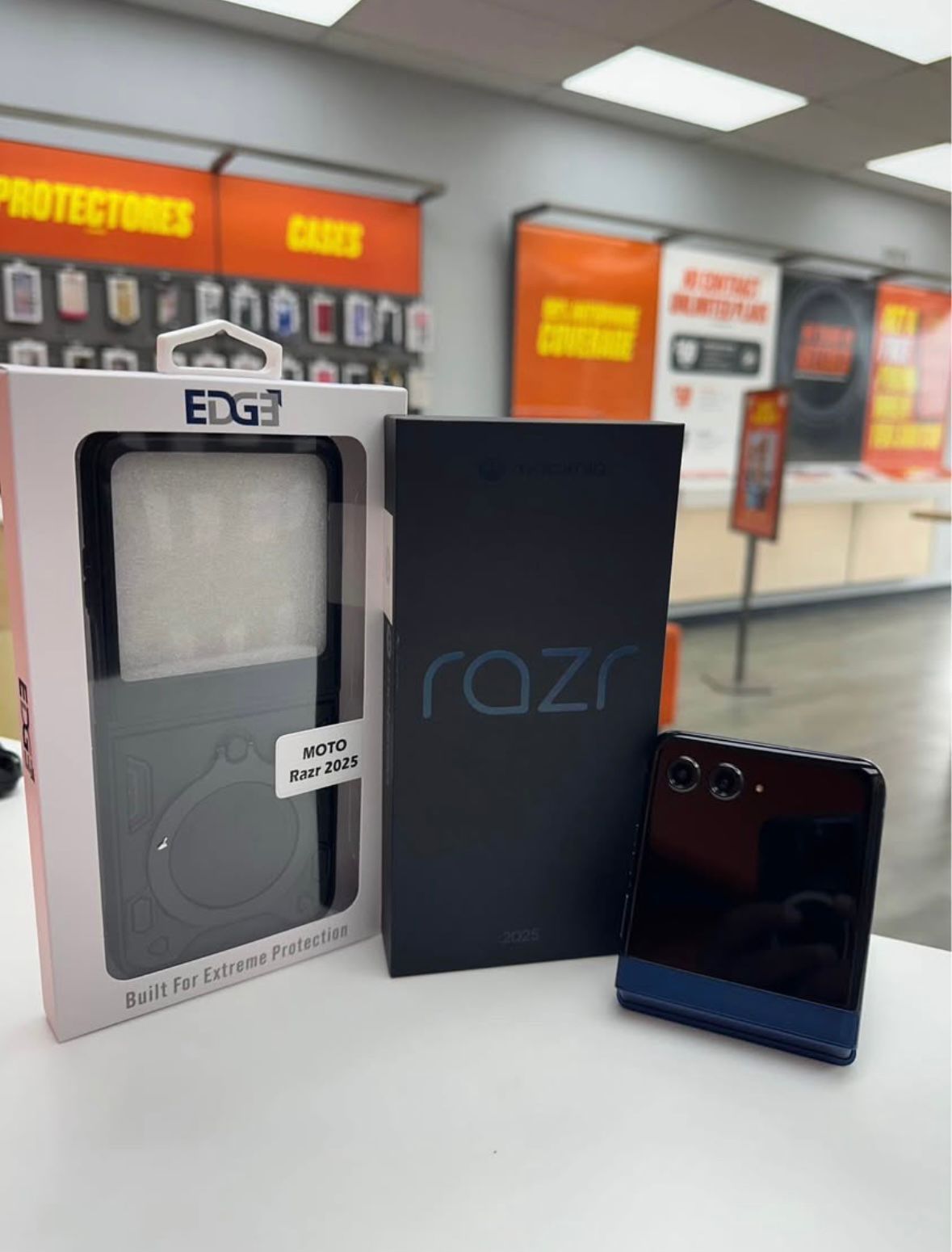 Motorola Rezr 2025 for only $199.99