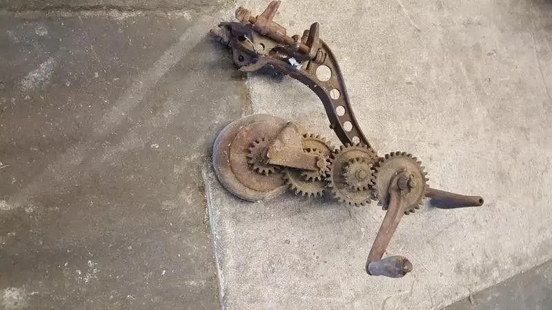 Antique Classic Vintage Hand Grinder With Gears