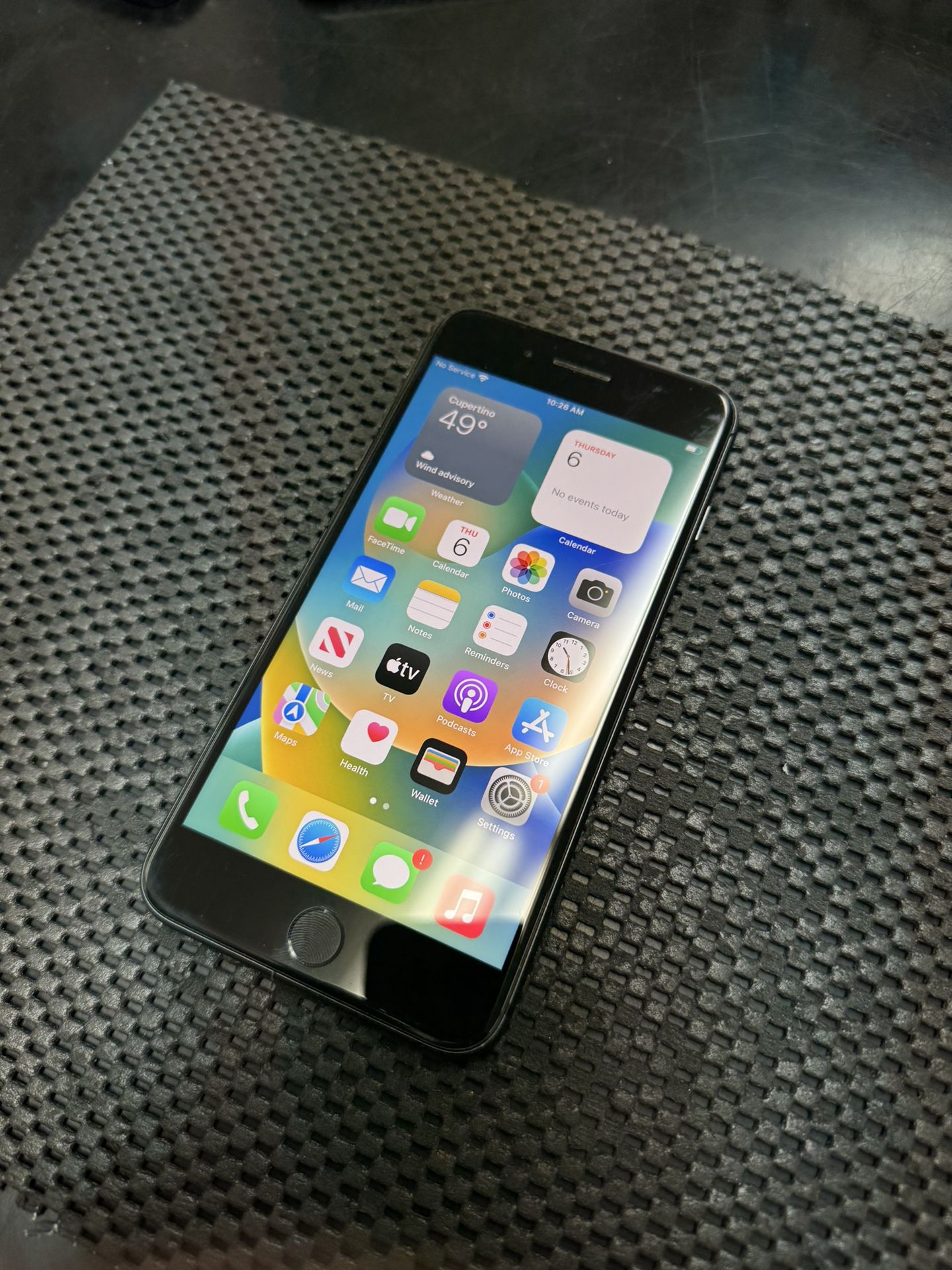 Apple iPhone 8 Plus 64GB Unlocked- (T-Mobile, AT&T, Verizon, Etc)