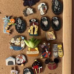 Disney Pins 