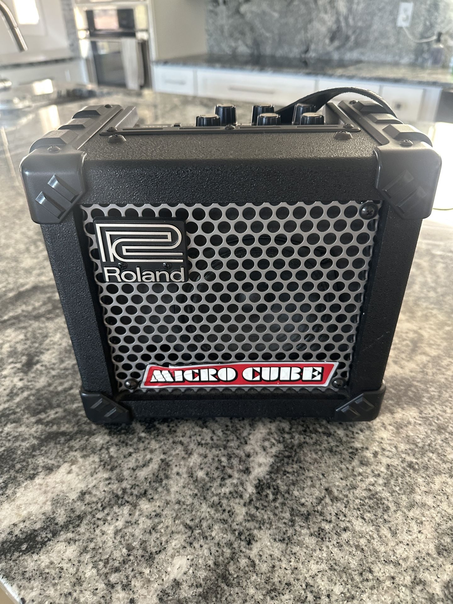 Roland Micro Cube Guitar Amplifier (Excellent Condition)