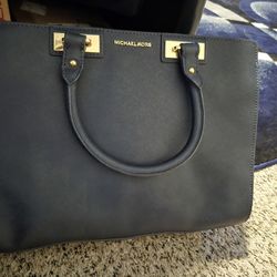 Michael Kors Navy Blue Purse. 