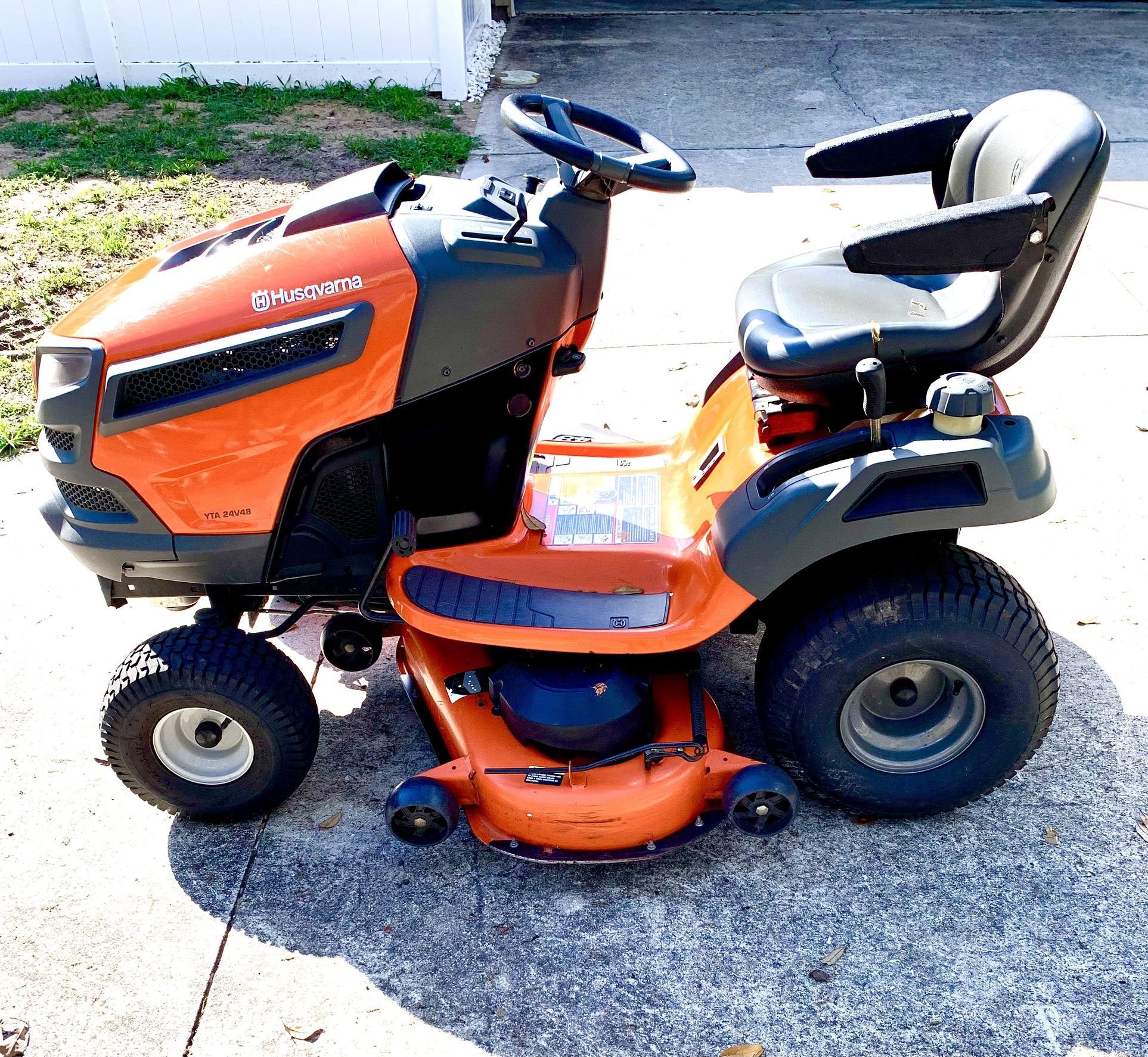 Husqvarna Yth24v54 48 Inch Husqvarna Riding Lawn Mower Husqvarna