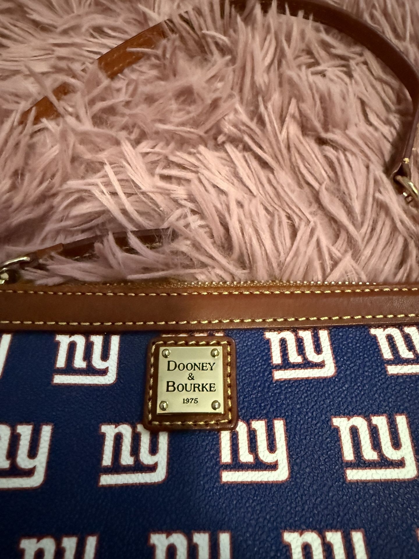 Dooney&Bourke Wristlet