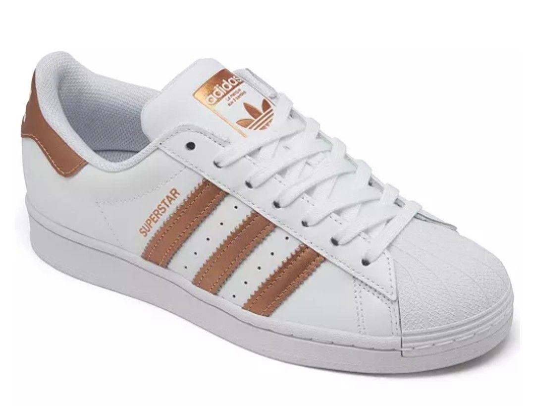 Women's white adidas la marque aux bandes size US Superstar