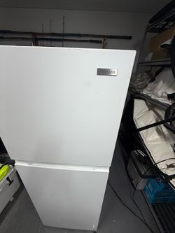 Vissani 18 cu ft refrigerator