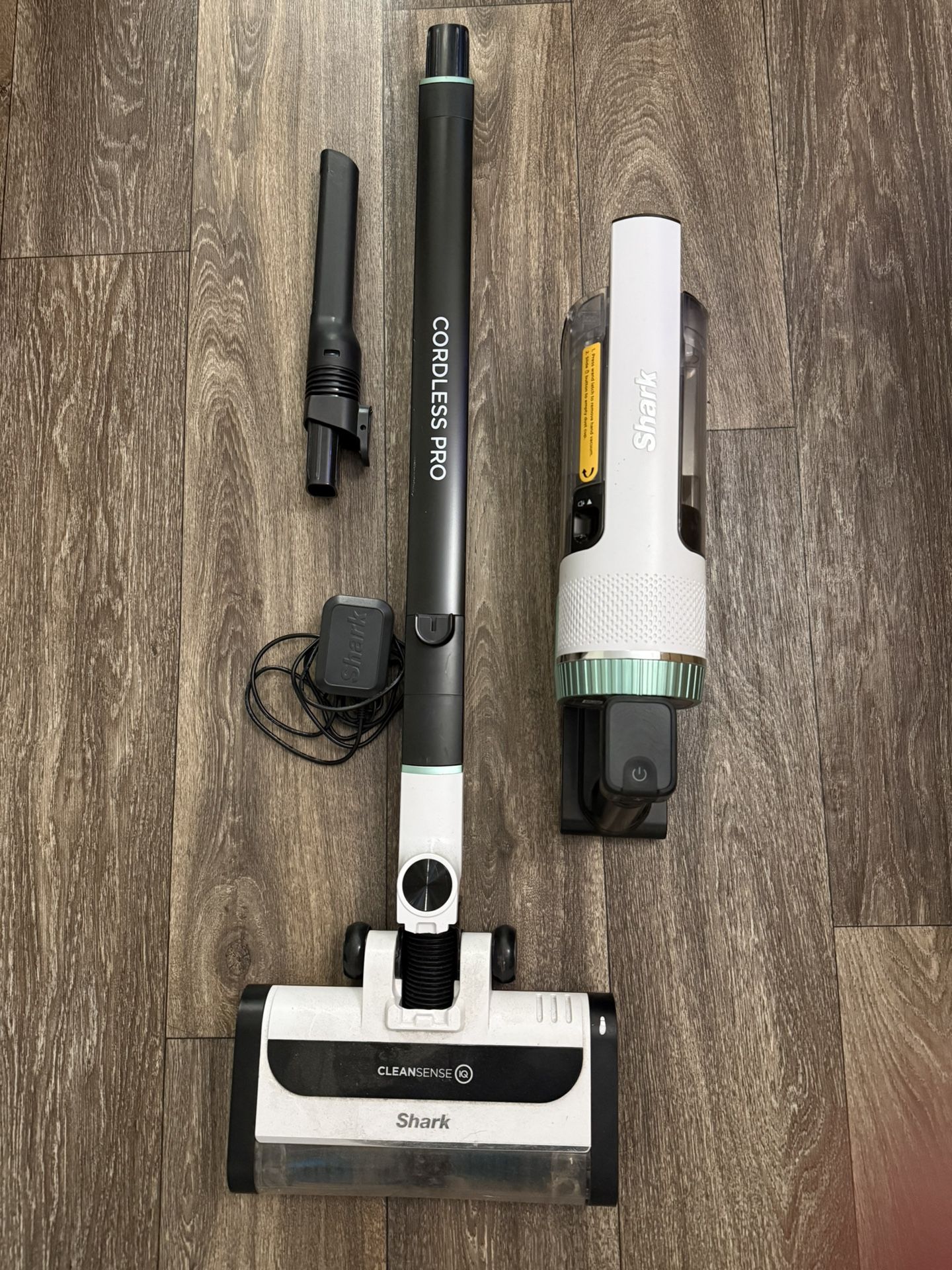 Shark Cordless Pro Stick Vacuum Cleaner, Clean Sense IQ Technology, Odor Neutralizer, PowerFins+ Bru