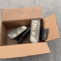 Fog Light Housing 02 GMC Sierra 