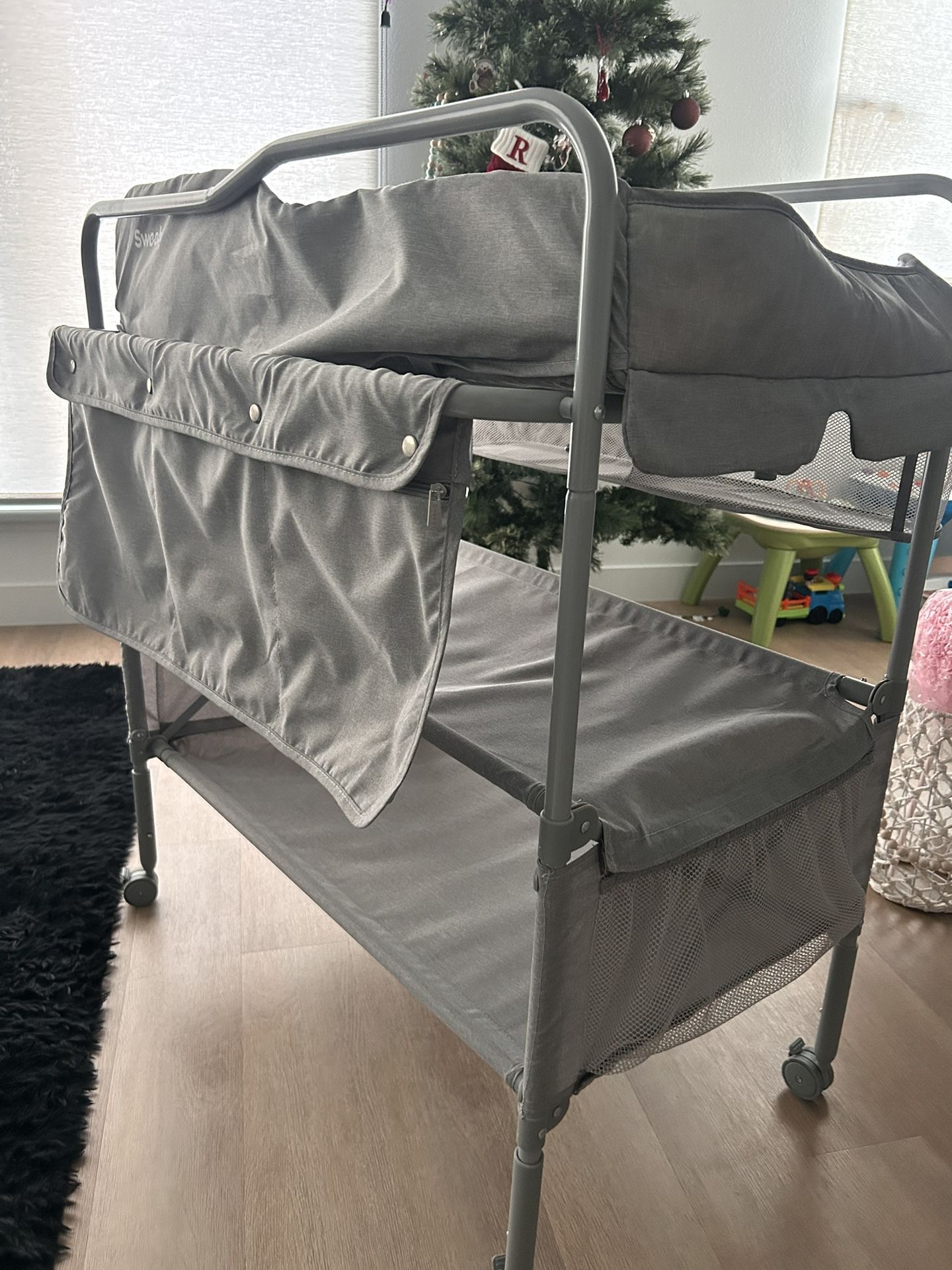 Sweeby Portable Changing Table