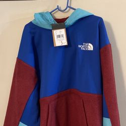 NWT The North Face Hoodie Large. No Deliveries