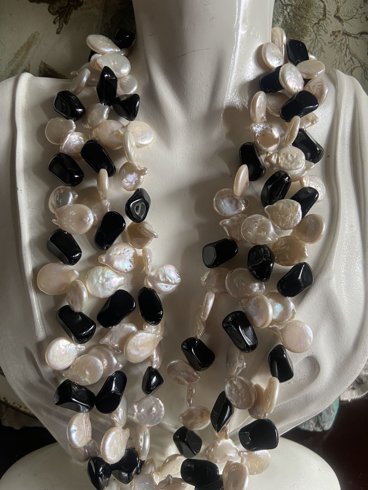 Vintage Triple Strand Petal Freshwater Pearls And Onyx And Ball Rhinestone Magnetic Clasp Chocker Necklace