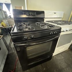 Frigidaire 30”Wide Gas Stove In Black 