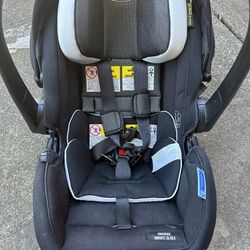 Infant Graco Snugride Car seat With 2 Bases