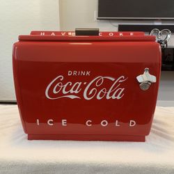1940,s Vintage Rare  Professionally  Restored  Museum Quality, Table Top Coca Cola Cooler. 