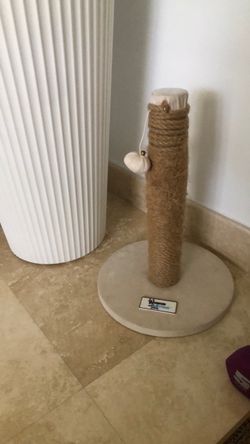 Cat scratching post