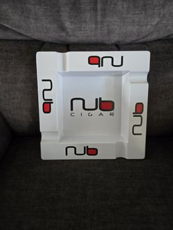 Nub Cigar Square 4-Finger Ashtray. 