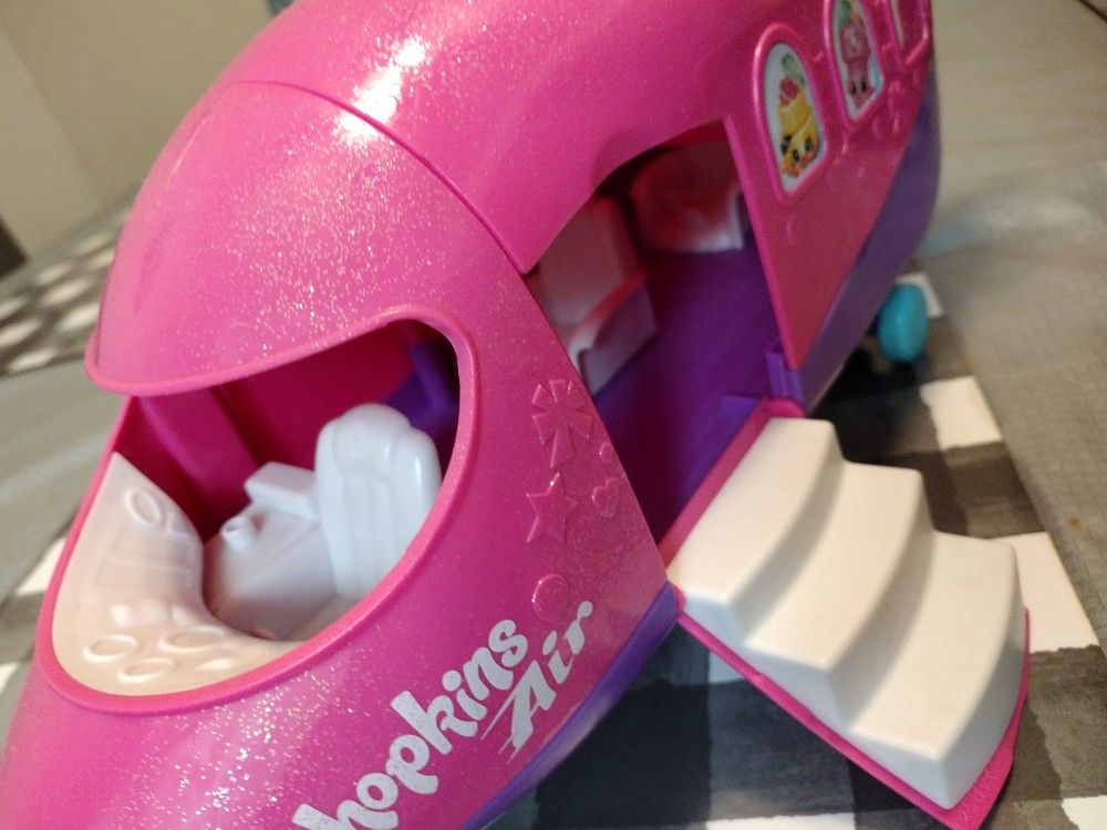 Shopkins Airplane