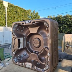 High End Sundance Jacuzzi 