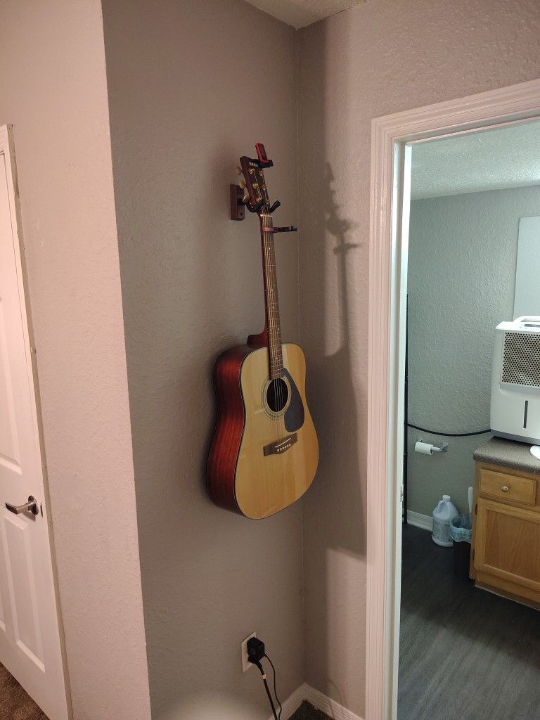 Yamaha SCF04 Acoustic – Great Player (New Strings Included)