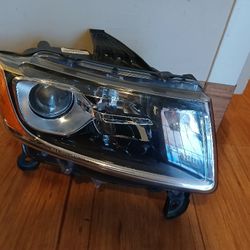 Jeep Grand Cherokee Headlight