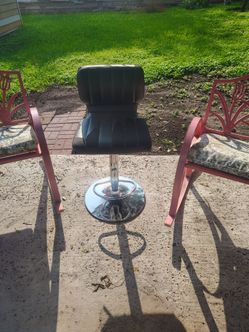 2 Bar stools