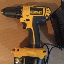 DeWalt 18 V Dc720 Drill Battery And Charger 