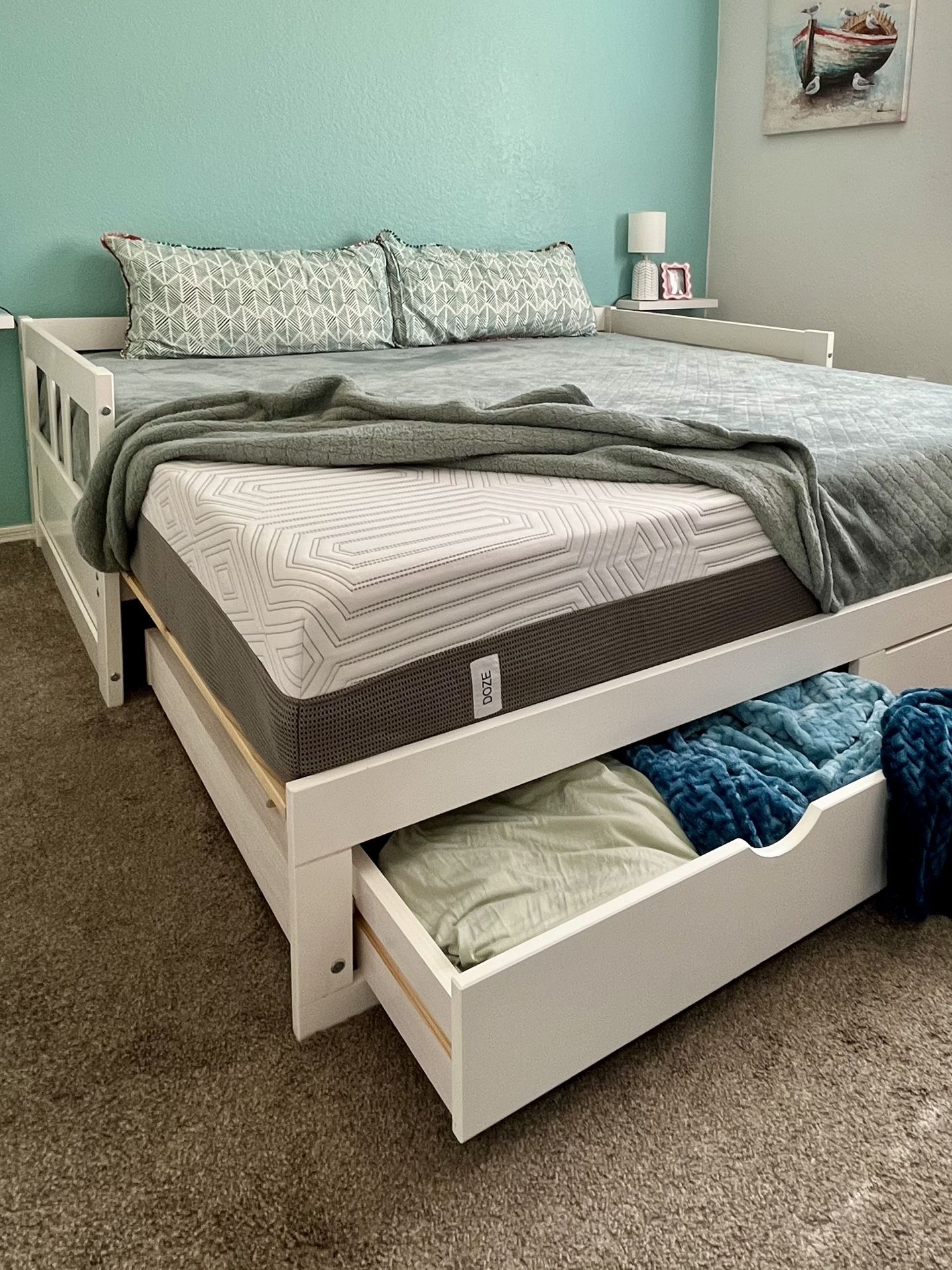 Twin/King Convertible Storage Bed With Twin Mattresses (White Wood)