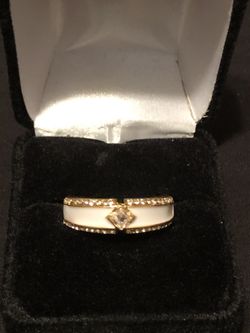 Men’s and women’s 14 kt gold wedding bands size 11 -8