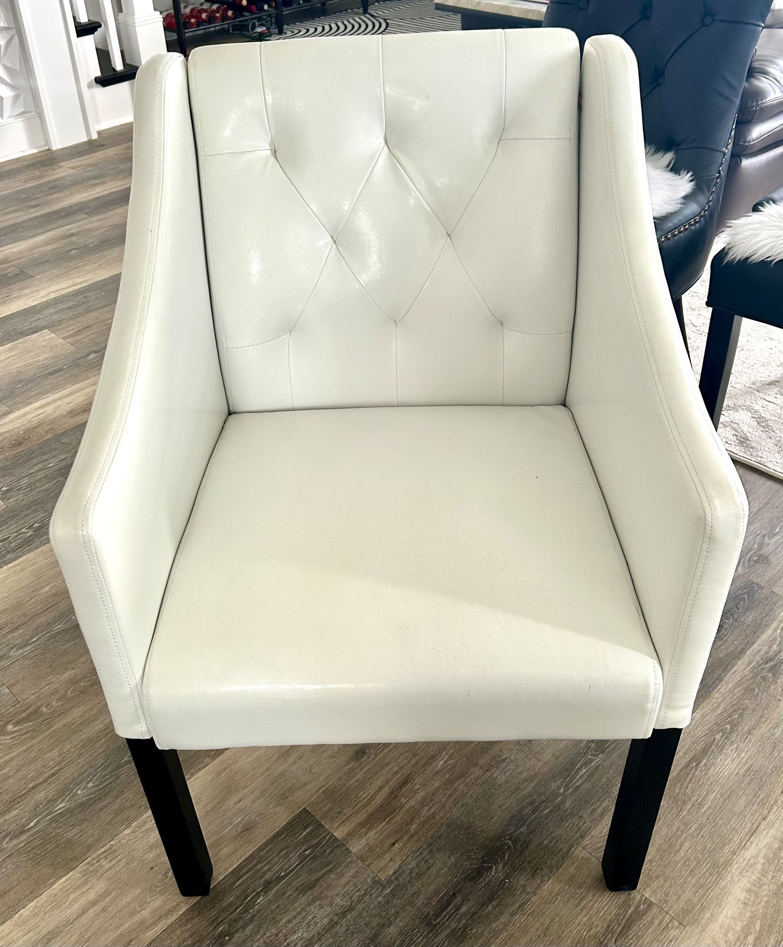 White living room chair. Like new $80.