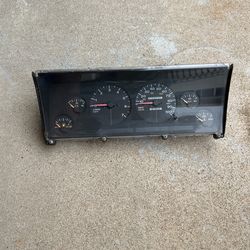 1993 Jeep, Grand Cherokee Instrument Cluster