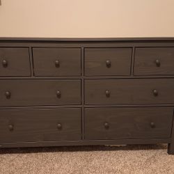 🌟 Dark Gray 8-Drawer Dresser – Excellent Condition! – $250 🌟