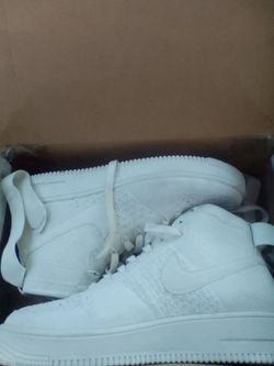 Nike women’s sneakers