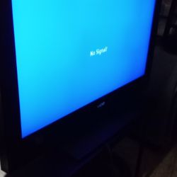 VIZIO 32" TV...VERY GOOD CONDITION 