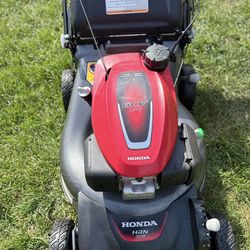 HONDA SELF PROPELLED LAWN MOWER