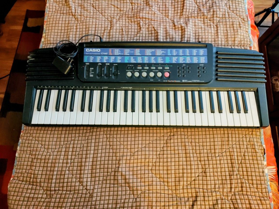 CASIO CT-647 PROGRAMMABLE ELECTRIC KEYBOARD $40