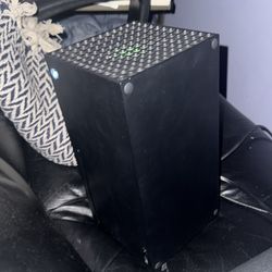 Selling xbox series x $350 or trade for Ps5