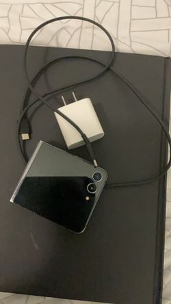 Samsung Galaxy Zflip 5, 256g With Fast Charging