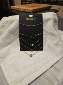 Forever 21 Necklace Set