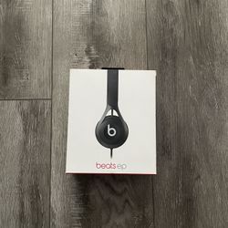 Beats wired black 