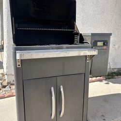 TRAEGER PELLET GRILL SMOKER WORKS GREAT