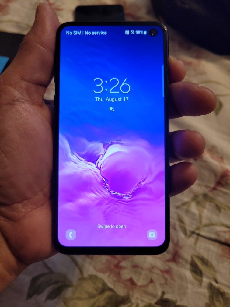 Samsung Galaxy S10E. 128GB. AT&T ONLY.